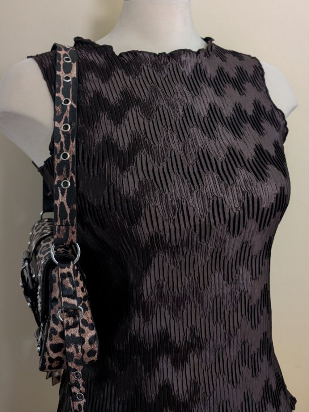 BROWN SHINY CRINKLE VINTAGE Y2K TOP